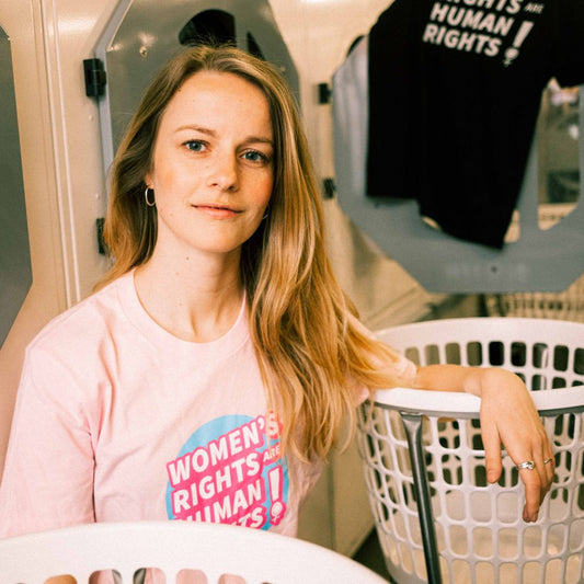 Women's rights are human rights - lyserød