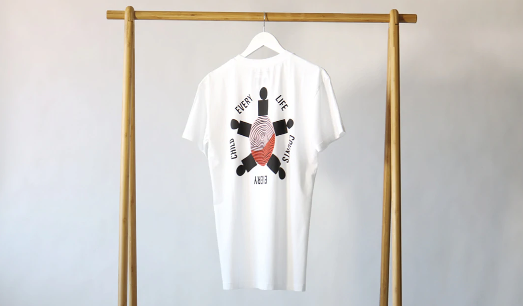 Køb Henrik Vibskovs hoodie og T-shirt